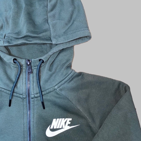 Nike Sweater - Picture 2 of 3